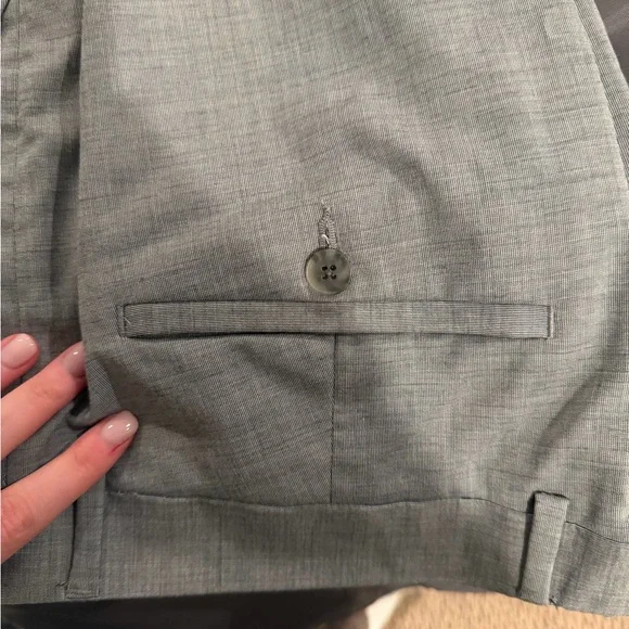 NEW Kenneth Cole Reaction light gray suit - Picture 5 of 12